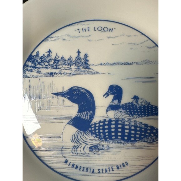 Vintage 7" Minnesota Loon State Bird Plate Blue White Chateau USA - Picture 2 of 4